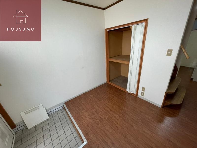 居室・リビング　こちらの居間で趣味の時間をお楽しみください