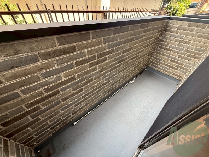 バルコニー　バルコニーは広さもありますので洗濯物も干しやすい。