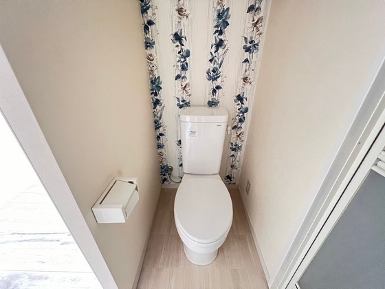 トイレ　※別の部屋の写真です