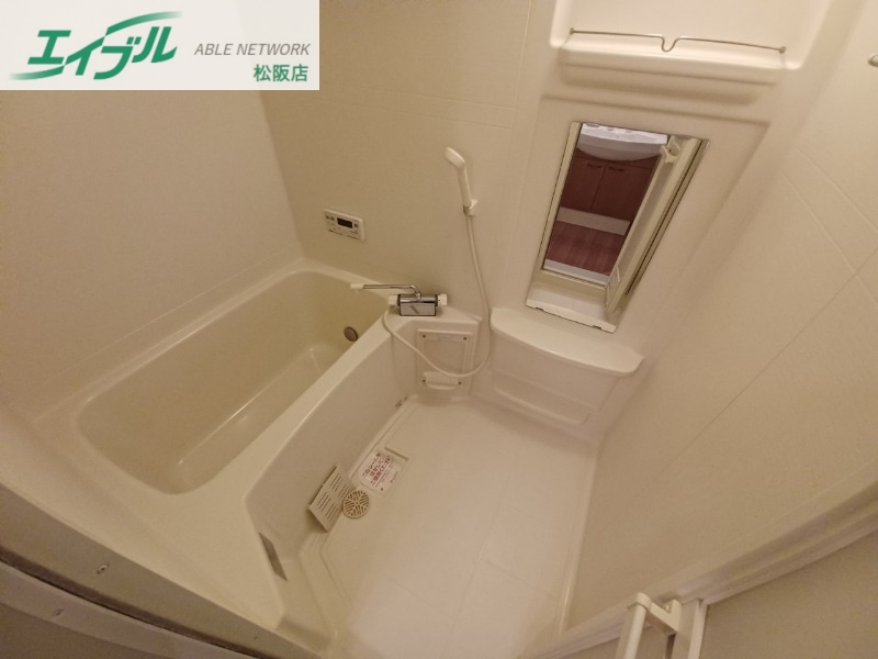 バス・シャワールーム　同型反転タイプのお写真です