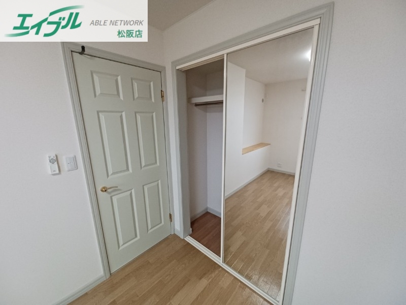 収納　同型反転タイプのお写真です