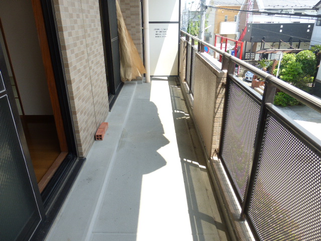 バルコニー　ワイド設計　南向、陽当たり良好