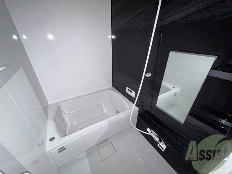 バス・シャワールーム　コチラで日々の疲れを癒し、リラックスしてください