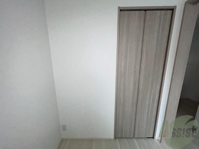 収納　収納はこちらのクローゼットをお使いください。