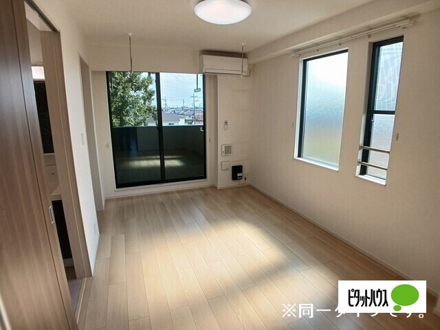 居室・リビング　同一タイプの部屋