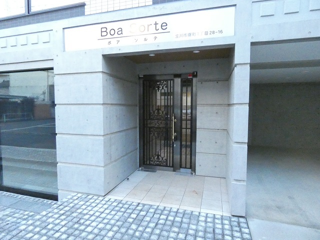 エントランス　★建物入口★