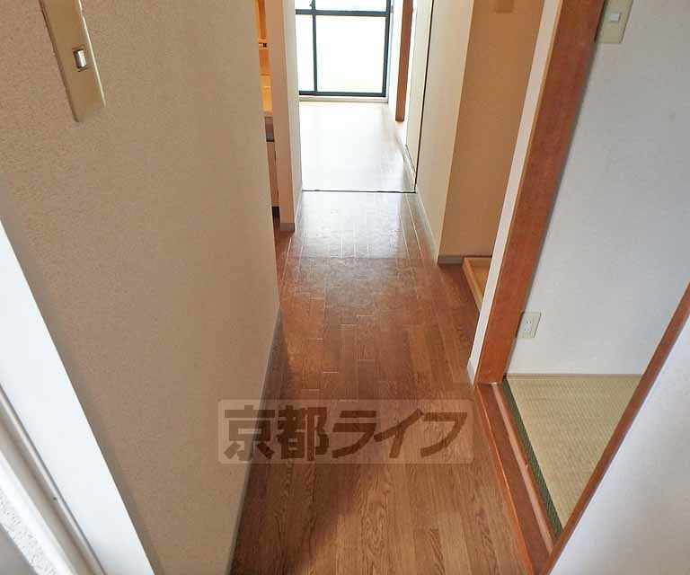 その他部屋・スペース　玄関から廊下にかけて