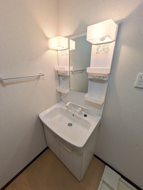 洗面設備　朝の身支度に便利ですね