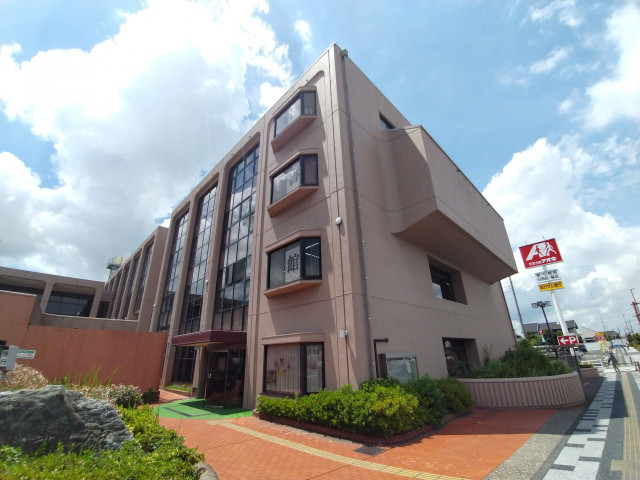 図書館　四街道市立図書館（図書館）まで200m