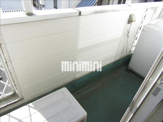 バルコニー　こちらのお部屋のベランダです