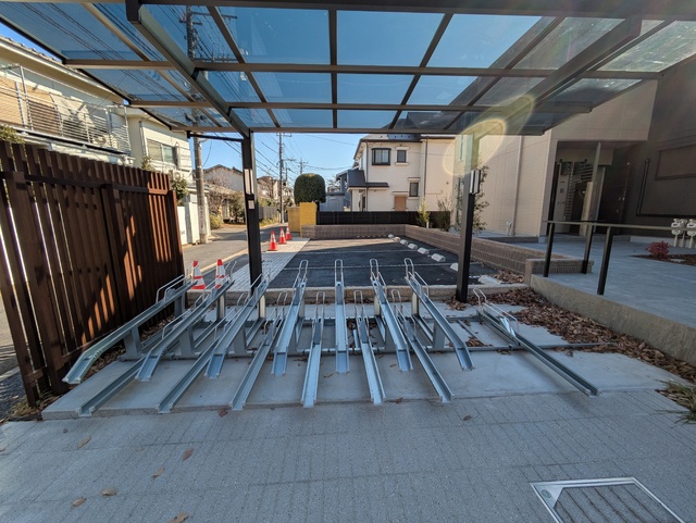 その他共有部分　★屋根付駐輪場★（空き状況・使用料等詳細はご確認下さい）