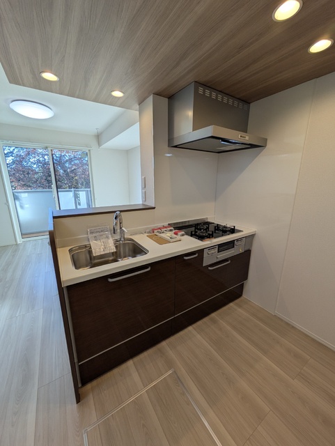 キッチン　★過去募集時の写真です。★グリル・３口ガスコンロ付