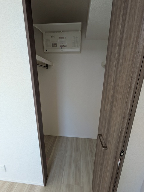 収納　★収納力が魅力のウォークインクローゼット★