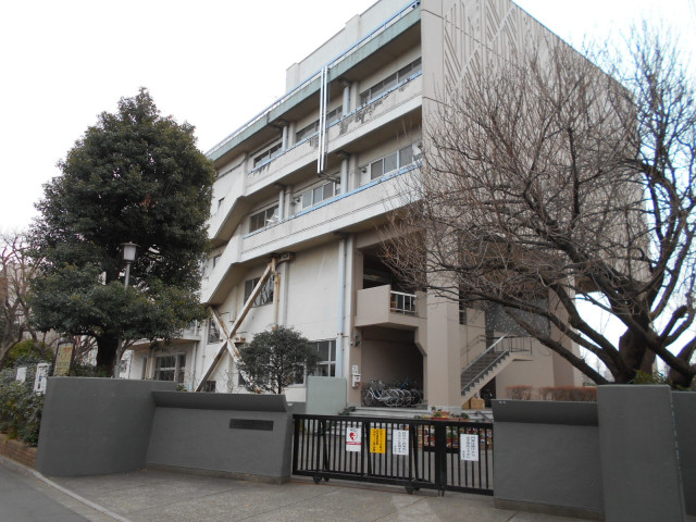 中学校　武蔵野市立第六中学校（中学校）まで700m