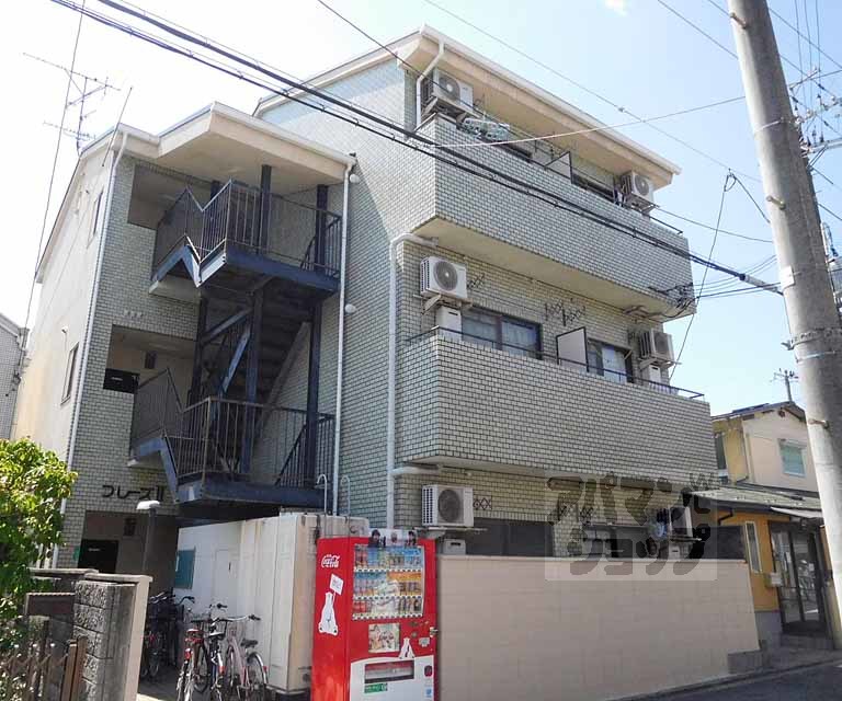 建物外観　立命館大学生のお部屋探しはアパマンショップ北大路店まで！
