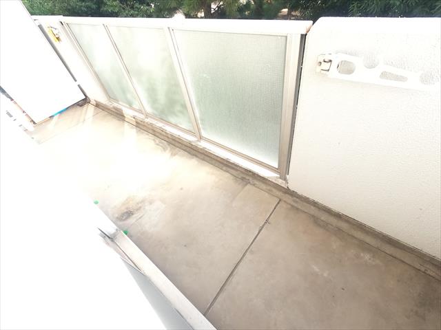 バルコニー　洗濯物がよく乾く南向きで日当りの良いバルコニー