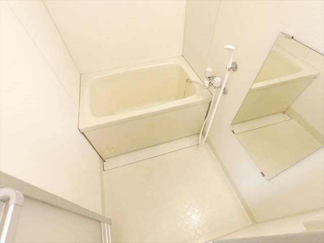 バス・シャワールーム　ゆっくり寛いで頂ける広い浴室