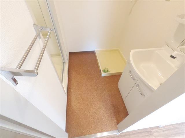 洗面設備　洗濯機置場あり、朝シャンの出来る脱衣スペース