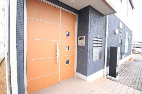 セキュリティ　オートロック、宅配ボックス完備