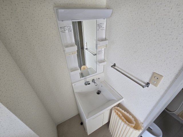 洗面設備　コンパクトで使いやすい洗面所