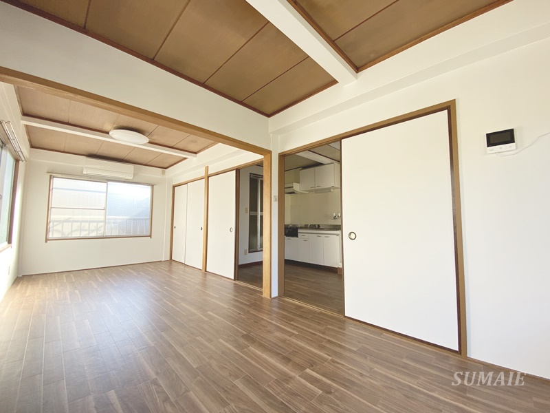 居室・リビング　10.6帖洋室☆