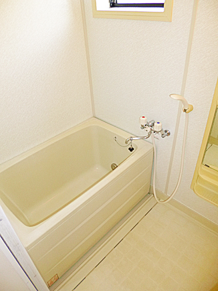 バス・シャワールーム　追焚機能付給湯器新設予定です（同タイプ写真）