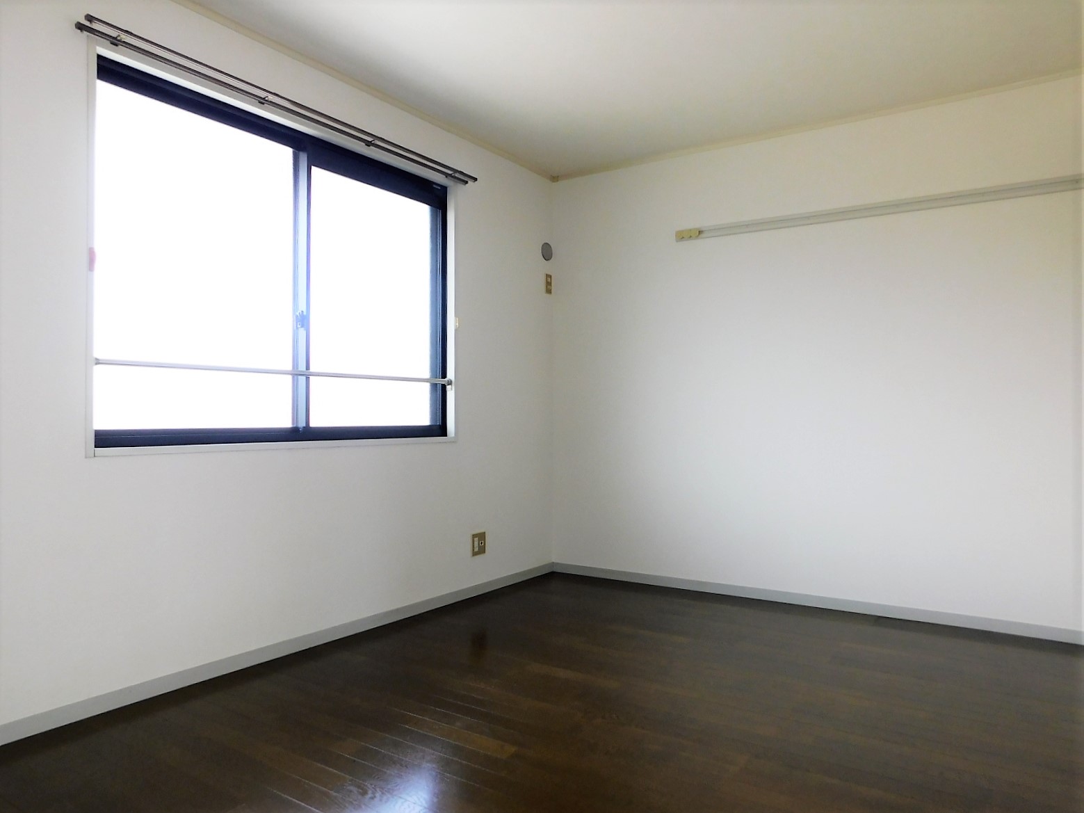 居室・リビング　洋室（同タイプ写真）