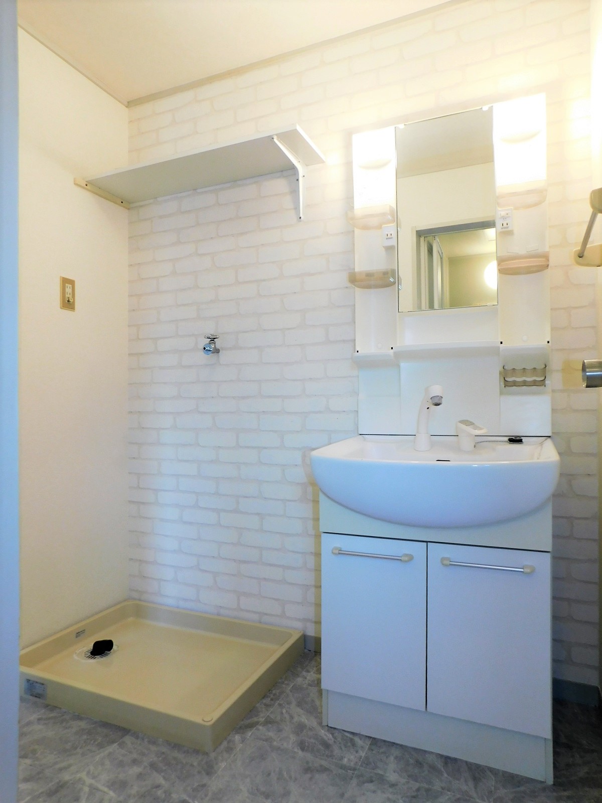 洗面設備　シャンプードレッサー（同タイプ写真）