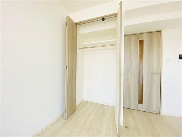 収納　同一建物内５０８号室内装写真転載