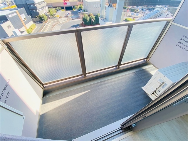 バルコニー　同一建物内５０８号室内装写真転載