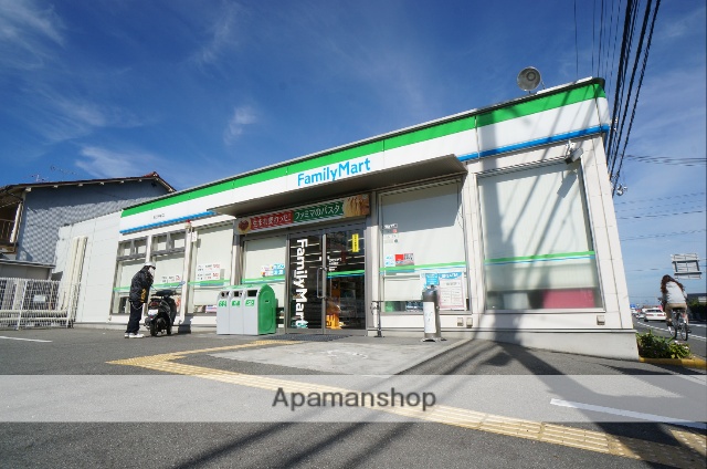 コンビニ　ファミリーマート　高田神楽店（コンビニ）まで356m