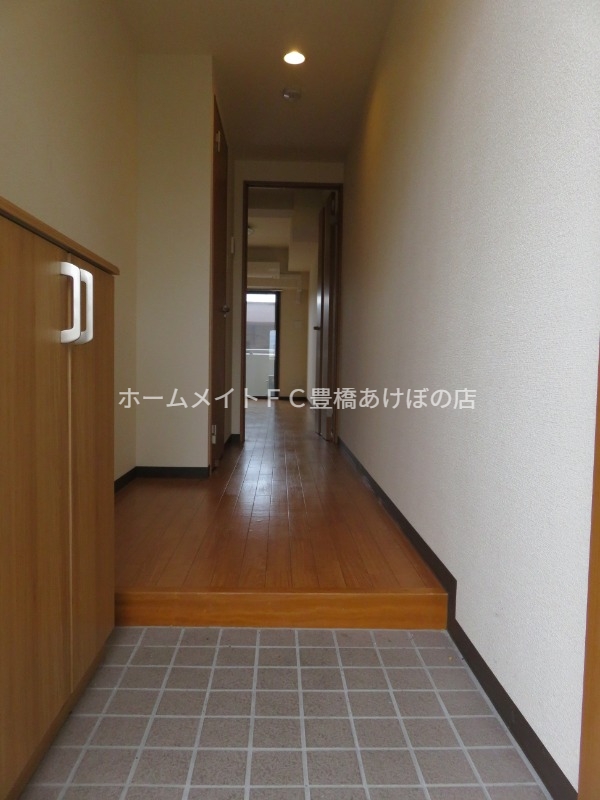 玄関　同型別部屋写真