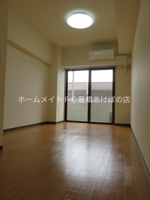 居室・リビング　同型別部屋写真