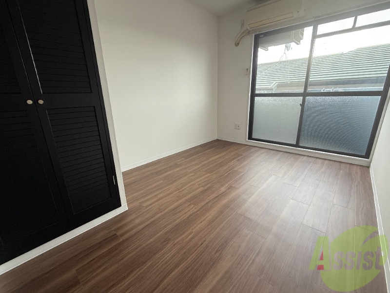 居室・リビング　．