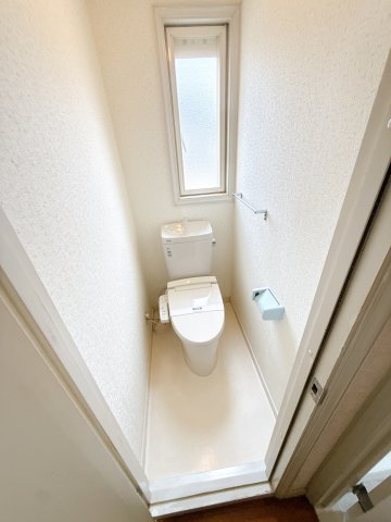 トイレ　※同物件、同タイプ、間取り反転のお部屋です