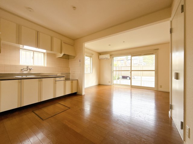 居室・リビング　※同物件、同タイプ、間取り反転のお部屋です