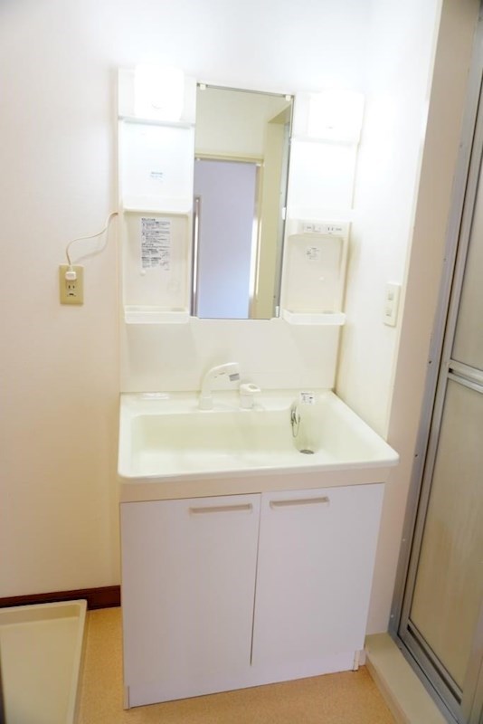 トイレ　温水洗浄便座は残置物です