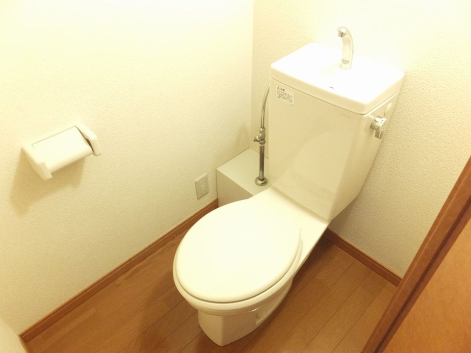 トイレ　バス・トイレ別なのも嬉しいポイントです！