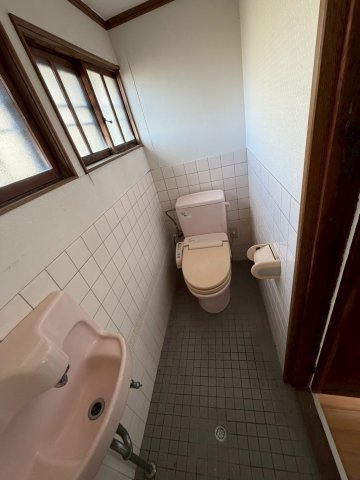姫路市大塩町戸建のトイレ写真