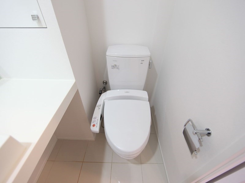 トイレ　温水洗浄便座付トイレ