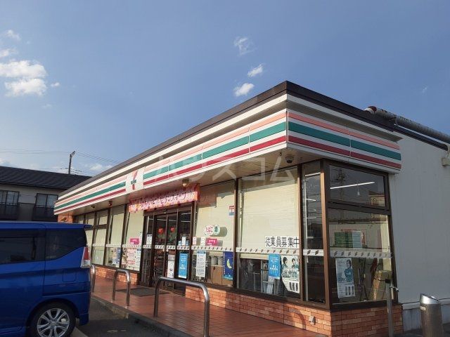 コンビニ　セブンイレブン　牛久駅西店（コンビニ）まで295m