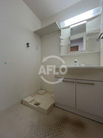 洗面設備　レジディア新大阪　洗面台