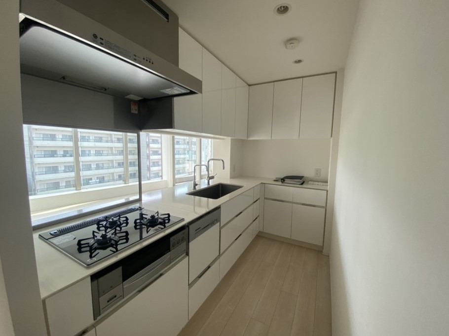 キッチン　別部屋参考写真です