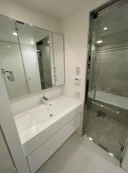 洗面設備　別部屋参考写真です