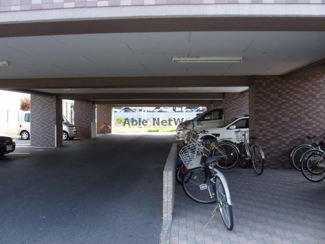 駐車場　駐車場