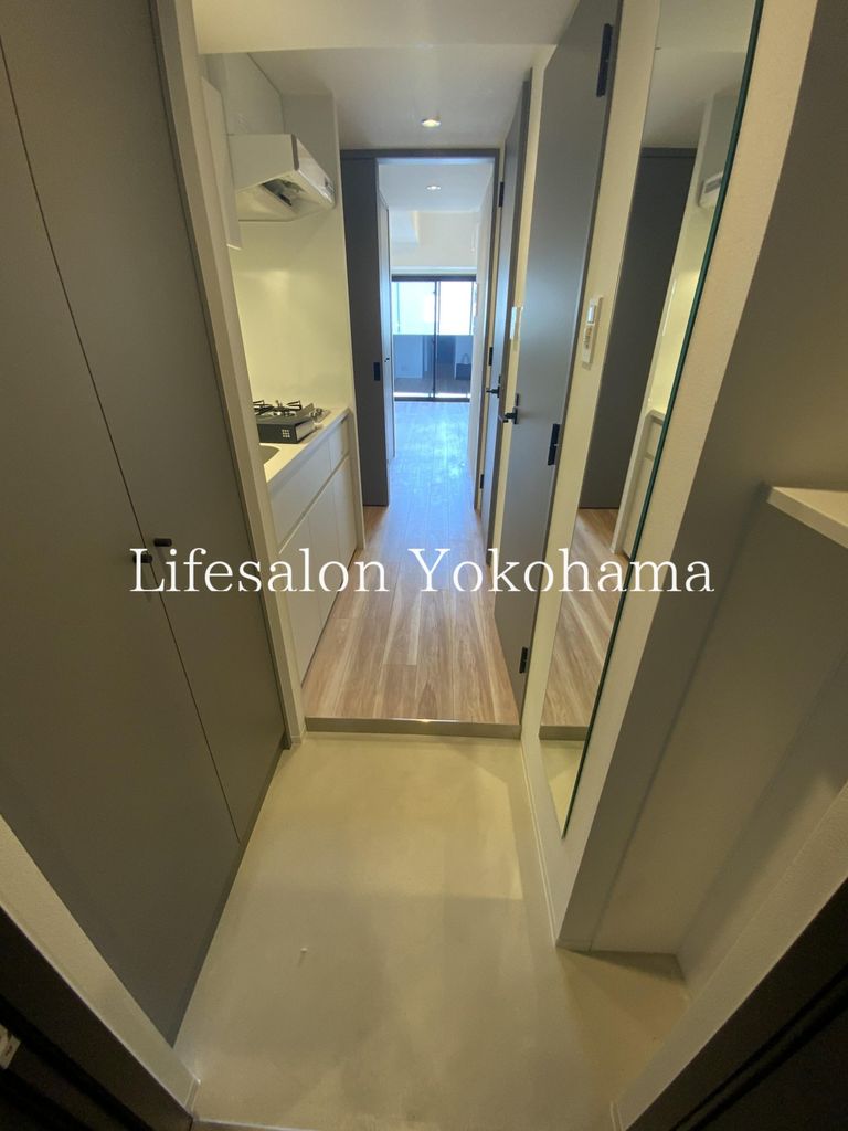 玄関　キッチン