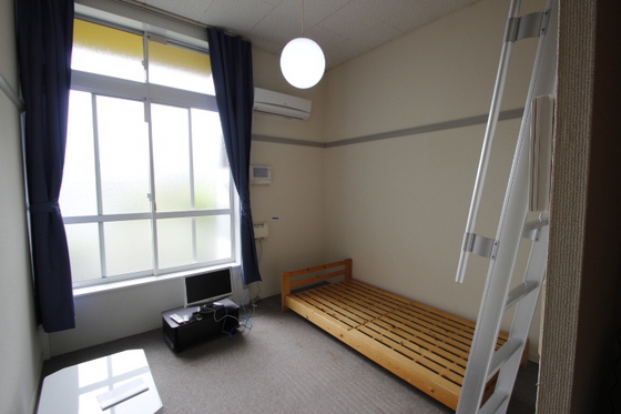 居室・リビング　※別号室の写真です