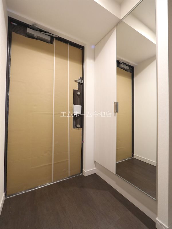 玄関　玄関　シューズボックス充実