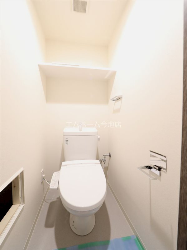 トイレ　温水洗浄便座付トイレ