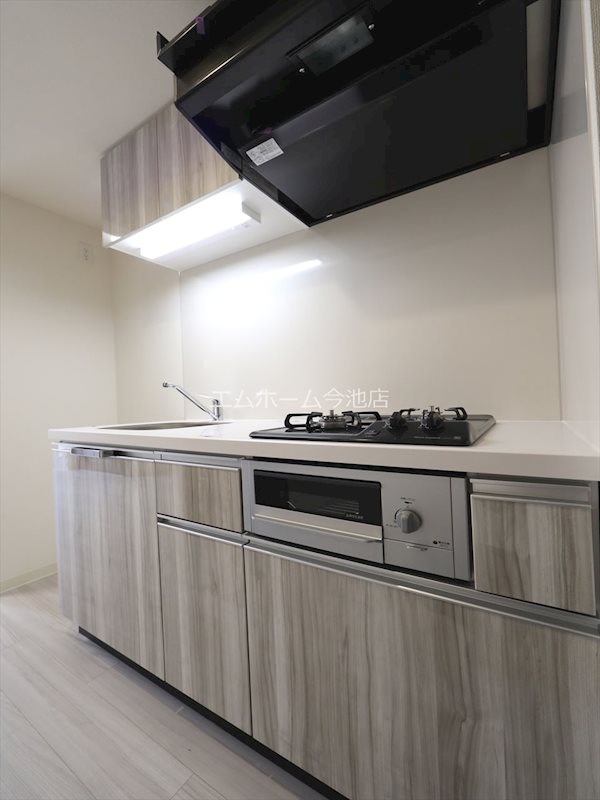 キッチン　システムキッチン（ガス2口グリル付）